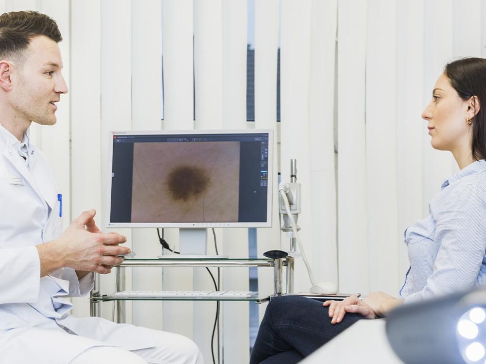 Beratungsgespräch mit Hautarzt