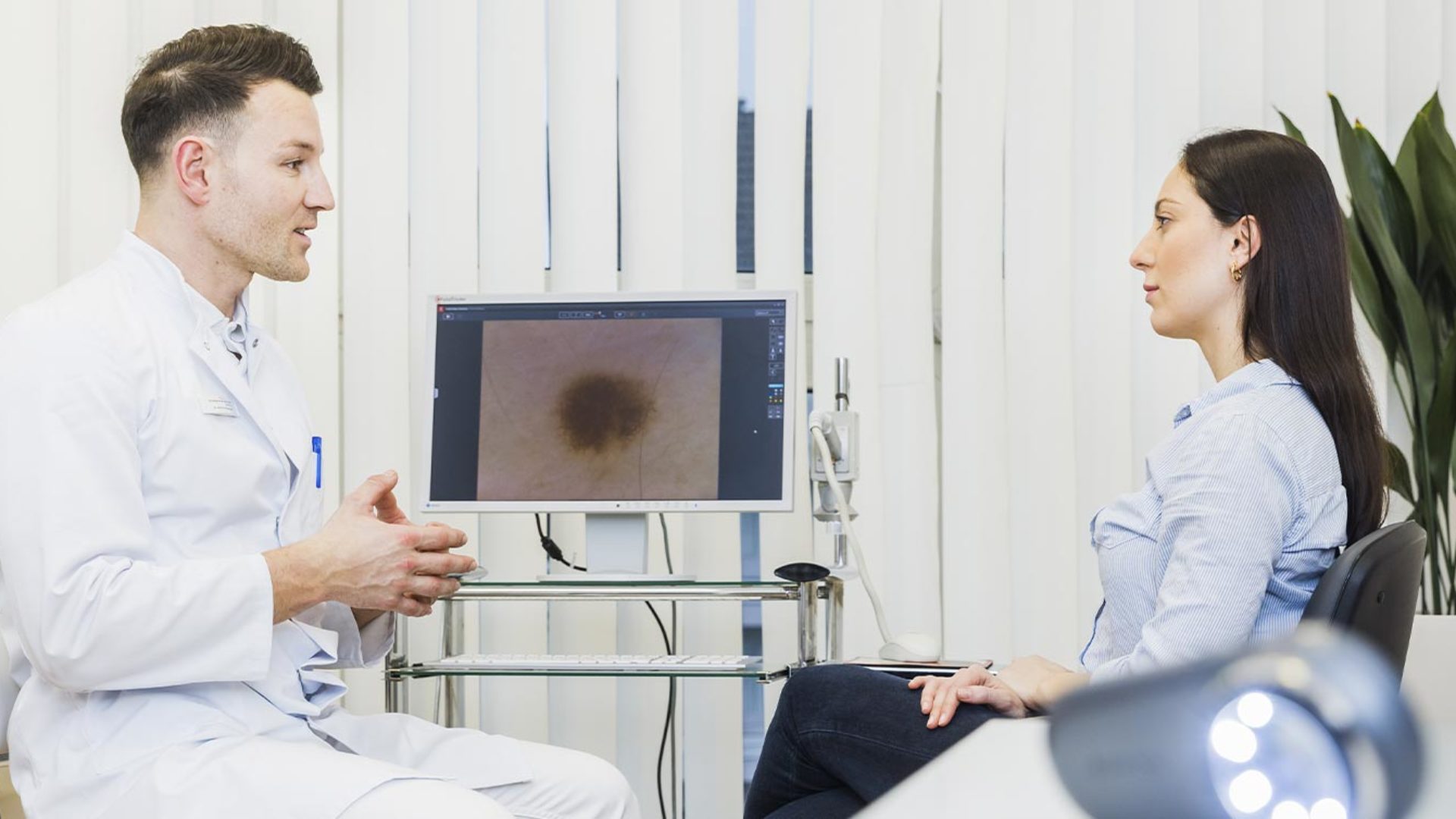 Beratungsgespräch mit Hautarzt